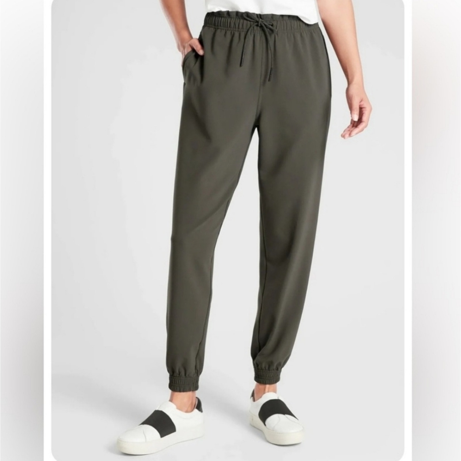 Athleta Metropolis Jogger Prima Twill Pants Olive Green Size 12 Great Condition